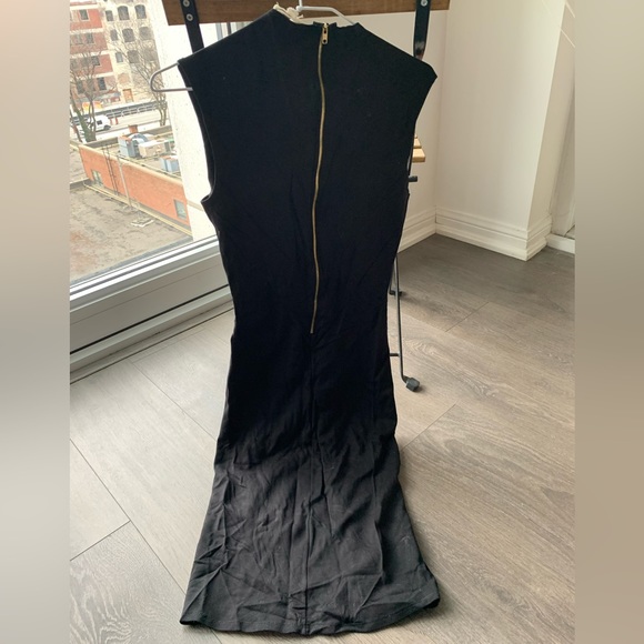 Black V-Neck Sleeveless Midi Bodycon Dress - Picture 2 of 2